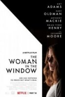 Женщина в окне (2021) торрент